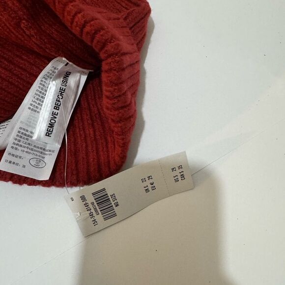 Abercrombie Red  HAT POMPOM Knit Hat w PomPom - Picture 6 of 9